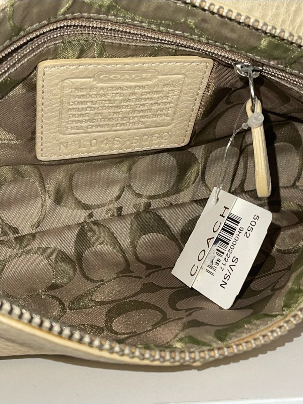 Coach Hampton Demi Shoulder Bag Bone Cream Pebbled Leather Baguette Y2K